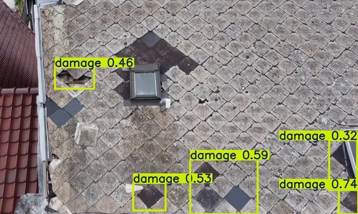 Drone frame of a roof with YOLO damage detections